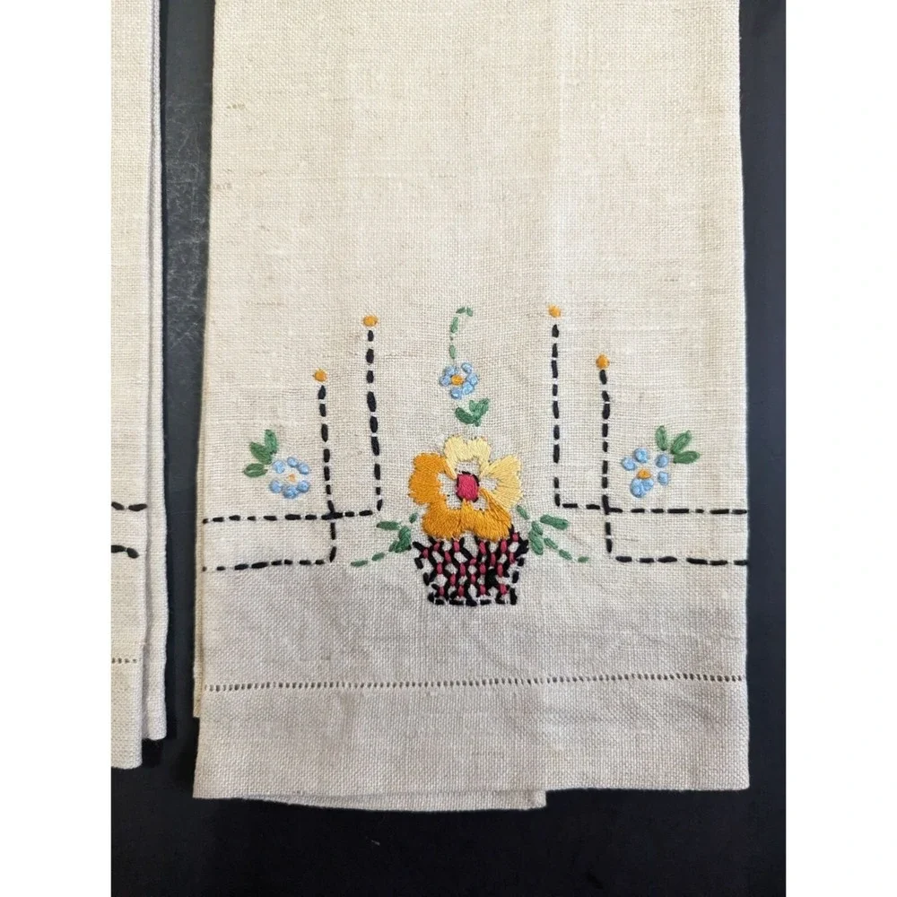 Vintage Hand‎ Embroidered Floral Basket Linen Hand Towels Set of 2 Natural Tan